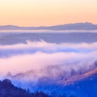 Bridges of fog over mountains. #landscapephotography #landscapelovers #naturelovers #wintermood #wonderland #romania #mountainlovers #hiking #cloudscape #overthemountain #canonromania
