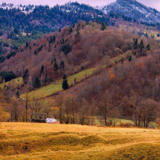 On mountain roads… #romaniamagica #romaniapitoreasca #acasainromania #canonromania #visitromania #discoverromania #transylvania #mountainlover #landscapephotography #mountainview